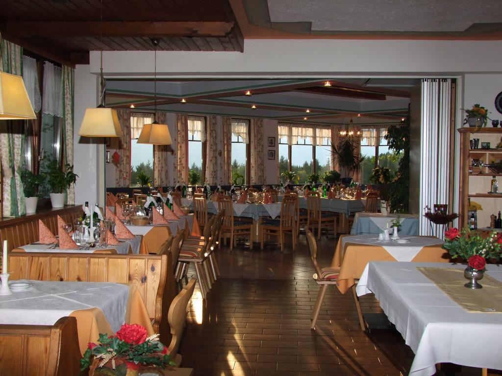 Hotel Landhof Simeter Gmbh Spittal an der Drau Exterior foto
